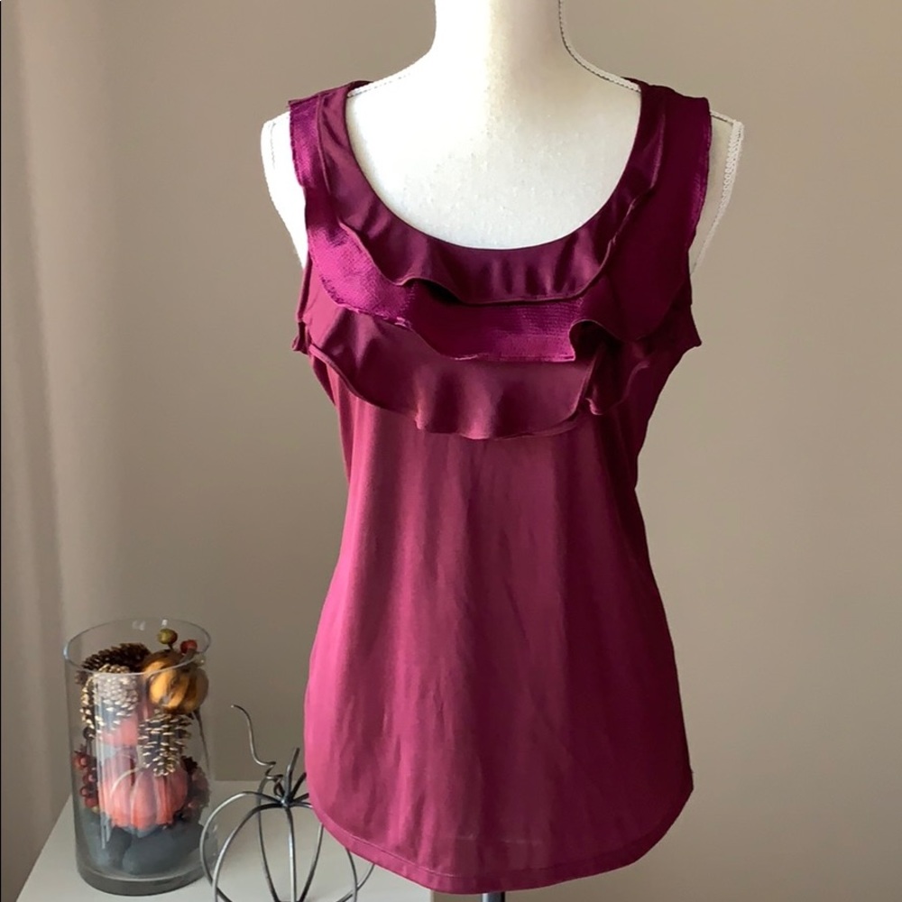 Ruffle sleeveless top, M